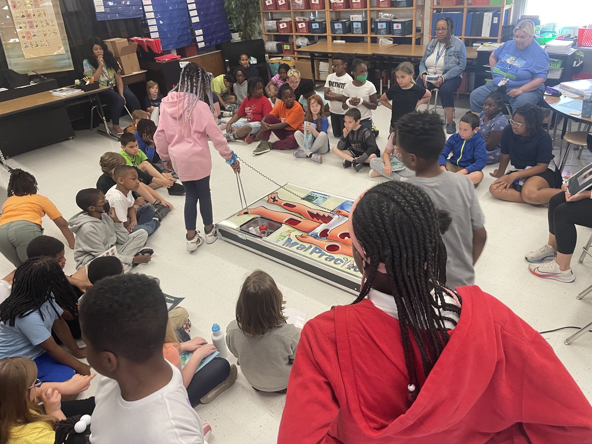 HazelwoodSD's tweet photo. Excitement was in the air during STEAM Day at Garrett Elementary! Students took part in a wide variety of activities, from robotics to an egg drop to a life-size game of operation! Check out the Greyhounds in action! #HSDProud #STEAMDay https://t.co/Px8ufonCUf