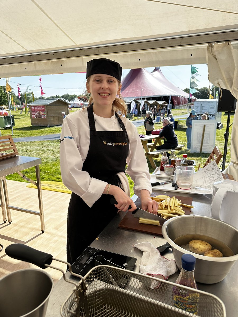 Busy day judging cookery at <a href="/EisteddfodUrdd/">Eisteddfod yr Urdd a’r Celfyddydau</a> #cogurdd today at the National Eisteddfod #carmarthenshire