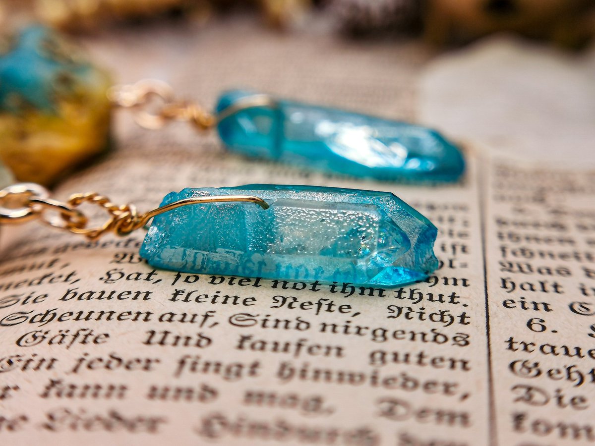 SpaethenArts's tweet image. Prism Moonbeam 🌙✨

d20 Earrings 
etsy.com/de-en/shop/Spa…

#dicegoblin #d20 #diceaddict #tabletoprpg