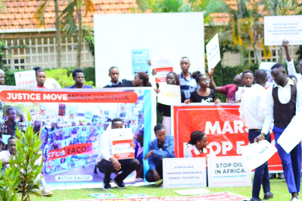 JusticeUg256's tweet photo. Today our activists have come together to raise there voices against climate justice and raise there concerns against the deadly EACOO pipeline #ClimateJustice #Sustainability #StopEACOP #DefundTotal @FFFAfrica54 @Fridays4FutureU @NakabuyeHildaF @vanessa_vash @AfiegoUg @madways__ https://t.co/v2rrwCopfi