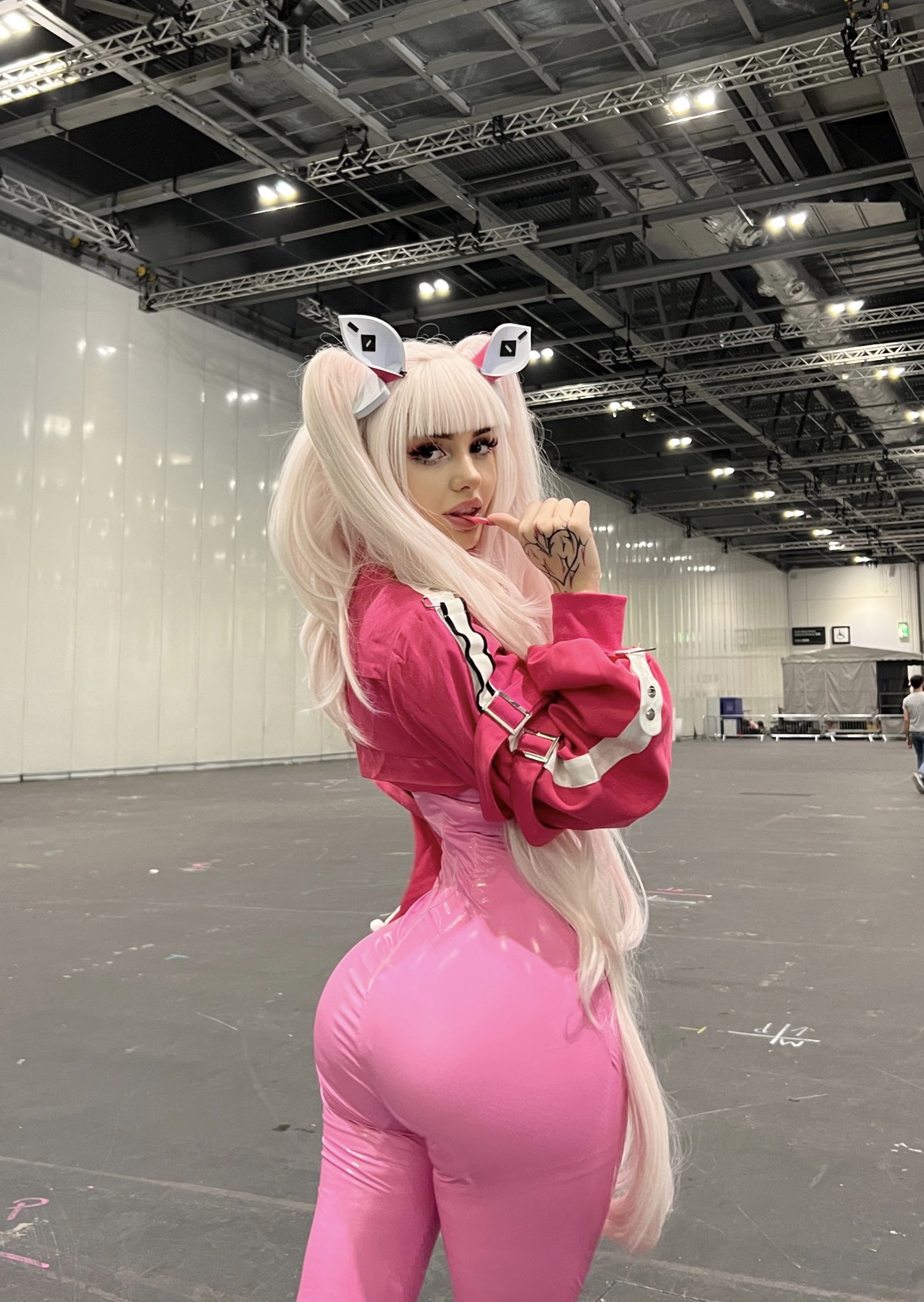 kitty on Twitter: "alice cosplay from nikke ♡ https://t.co/E33RsmRDHo