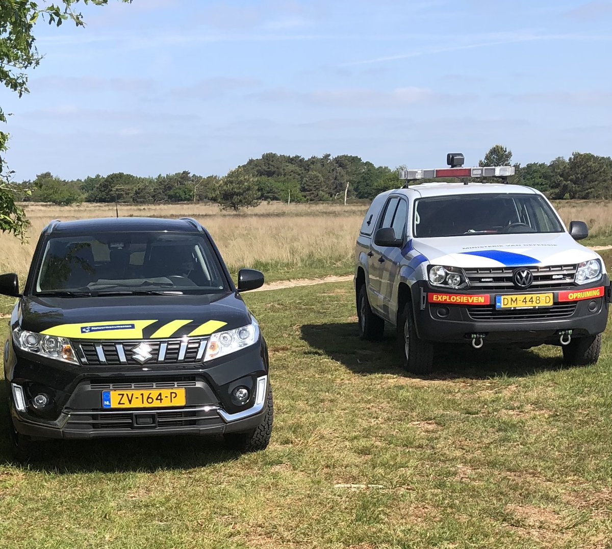 bosw8erLuc's tweet photo. Een door @herder_boris gevonden oude granaat op de #kampina is vandaag door de EOD onschadelijk gemaakt. @Natuurmonument @Wilma46429620 https://t.co/3Rae6QHUY0