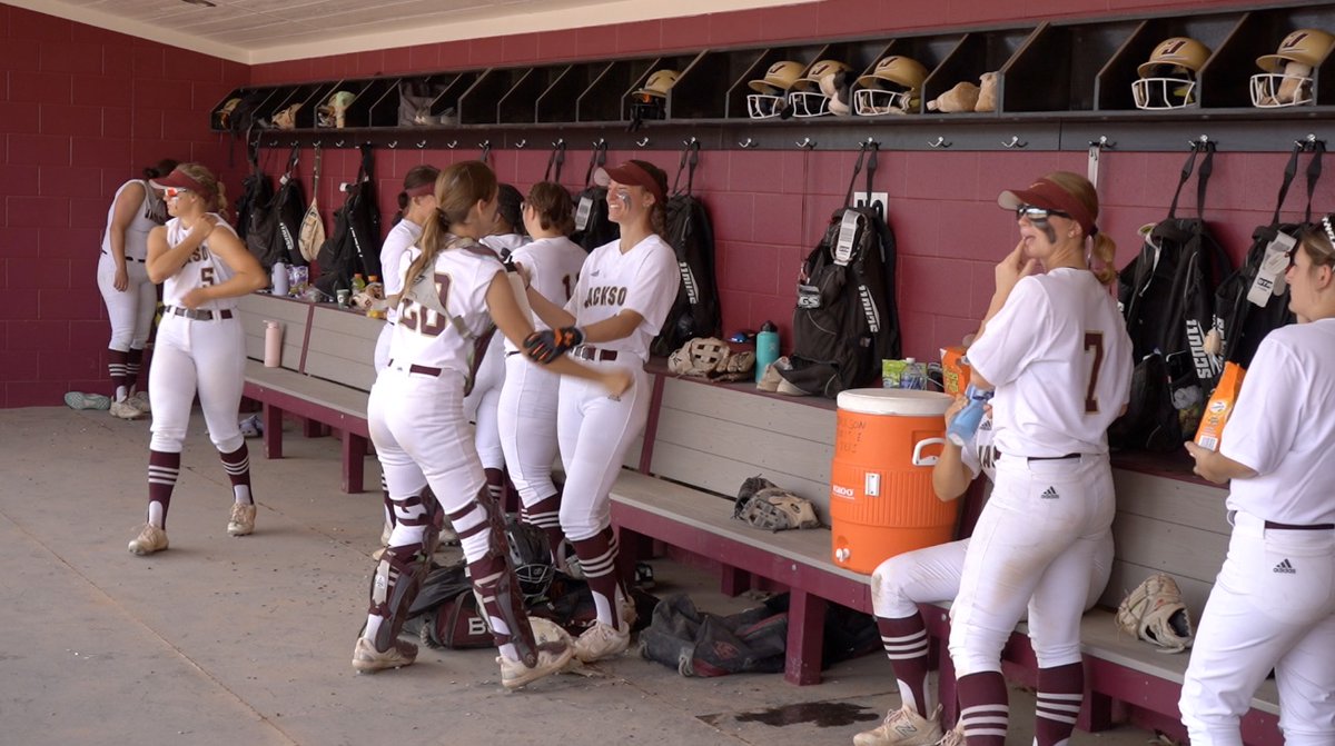 Jets softball continues building a winning legacy with talented coaches and players. Hear from them about this year's successes.

youtu.be/tWUuDyb3Olw