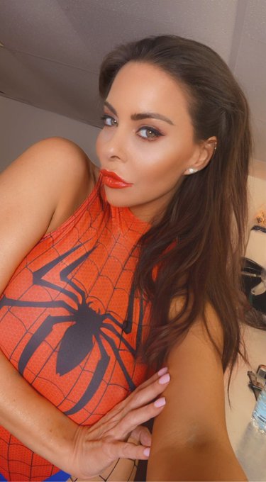 Spider woman vibes 🕸️ #linseydawnmckenzie https://t.co/JW8d3ed0iF<a href="/tag/linseydawnmckenzie"class="tags">#linseydawnmckenzie</a>