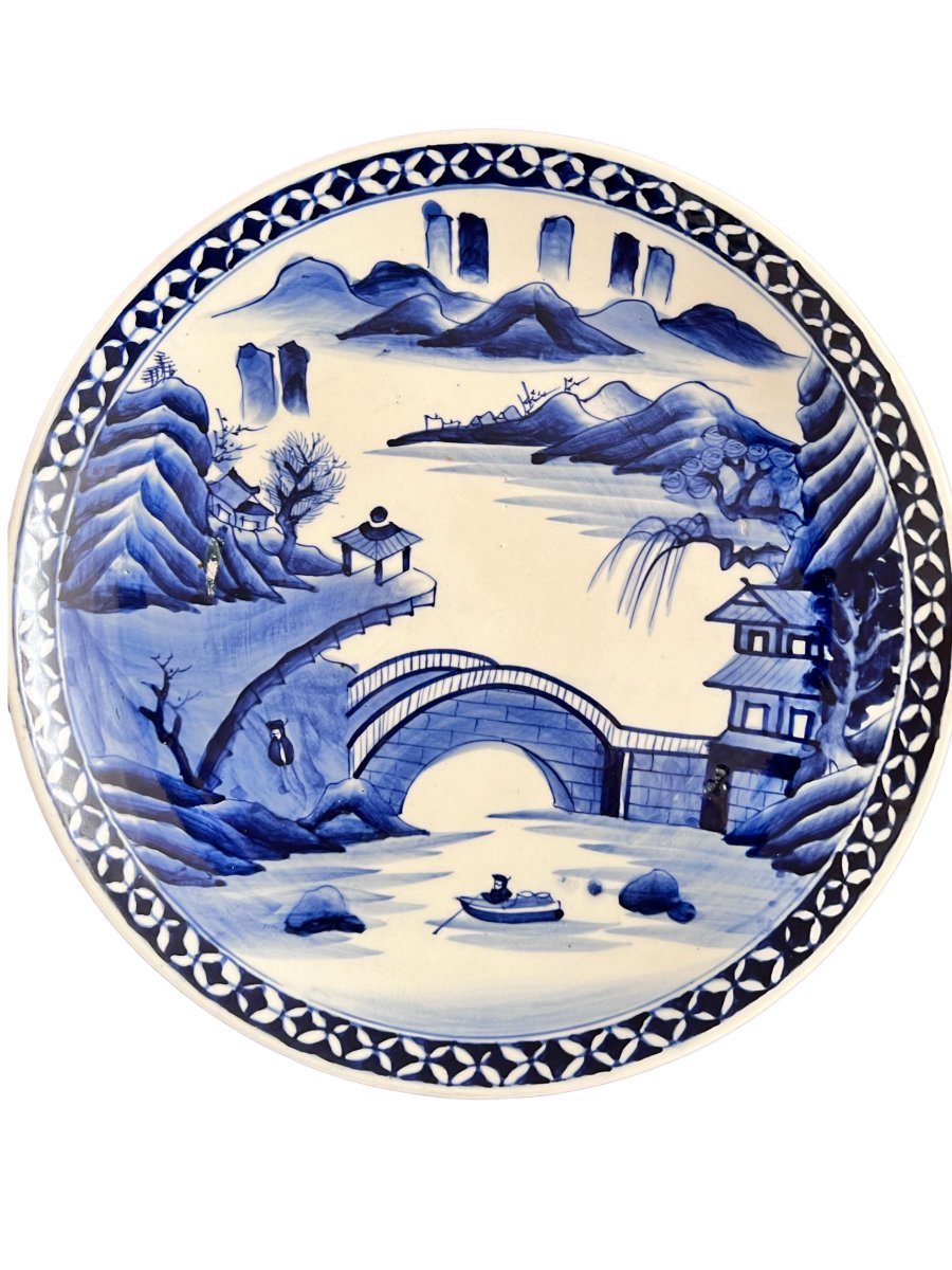 Early 20th Century Japanese Porcelain Plate with Hand-Painted Blue and White Décor etsy.me/42uaFq9 #wall #imariporcelain #imaricharger #homedecor #giftidea #christmasgift #antiquejapanese #antiqueimariporcel #imariporcelainbowl