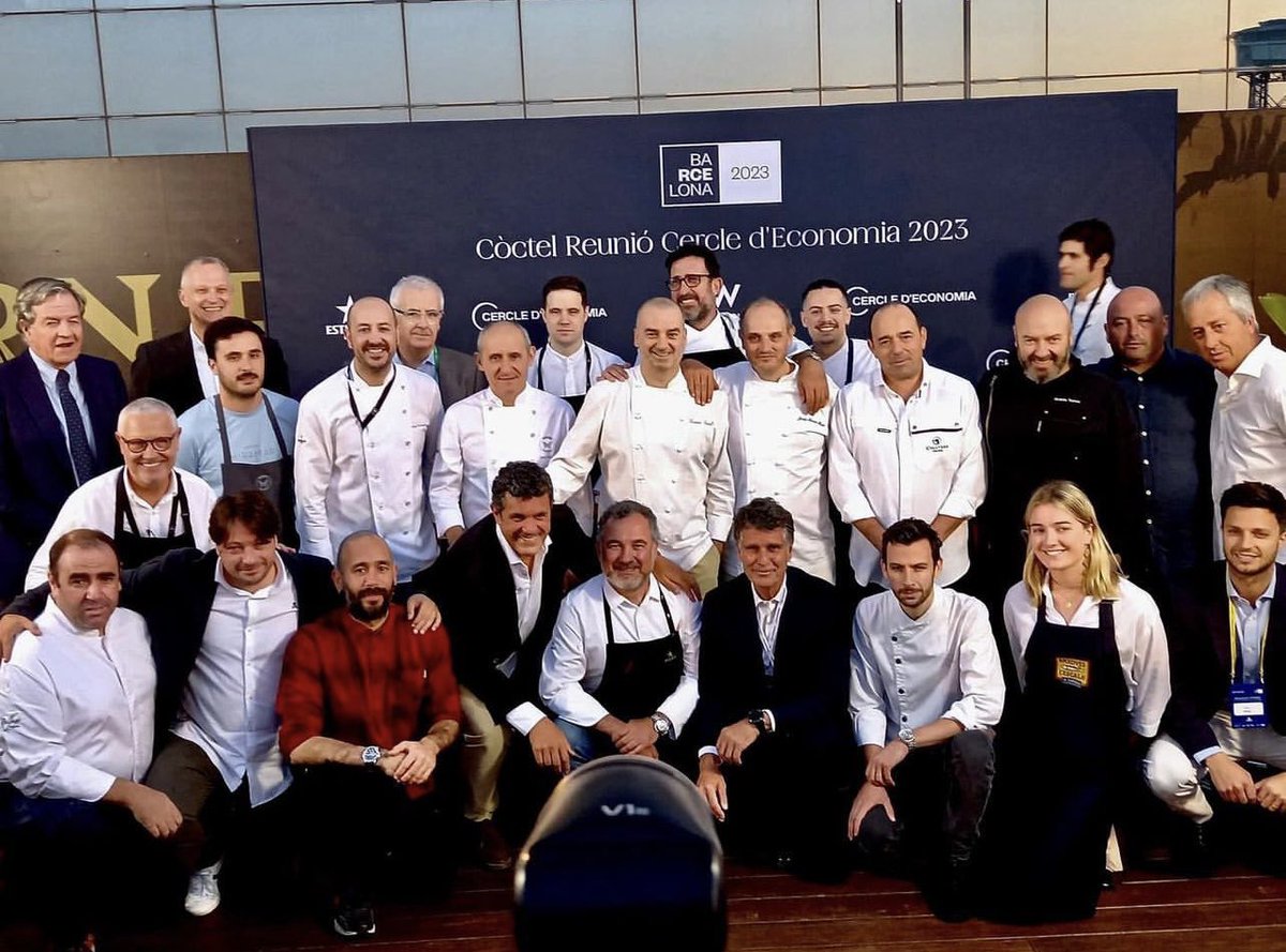 Fantàstic Còctel Reunió del Cercle d’Economia amb una increíble selecció de cuiners, molts d’ells amics penyistes com Paco Pérez <a href="/Miramar_P_Perez/">Paco Pérez Miramar</a> Romain Fornell <a href="/romainfornell/">Romain Fornell</a> Òscar Manresa <a href="/oscarmanresa/">oscar manresa</a> ,etc; i altres amics penyistes com @estrelladammcat <a href="/Gramona1881/">Gramona</a> , etc❤️💙❤️