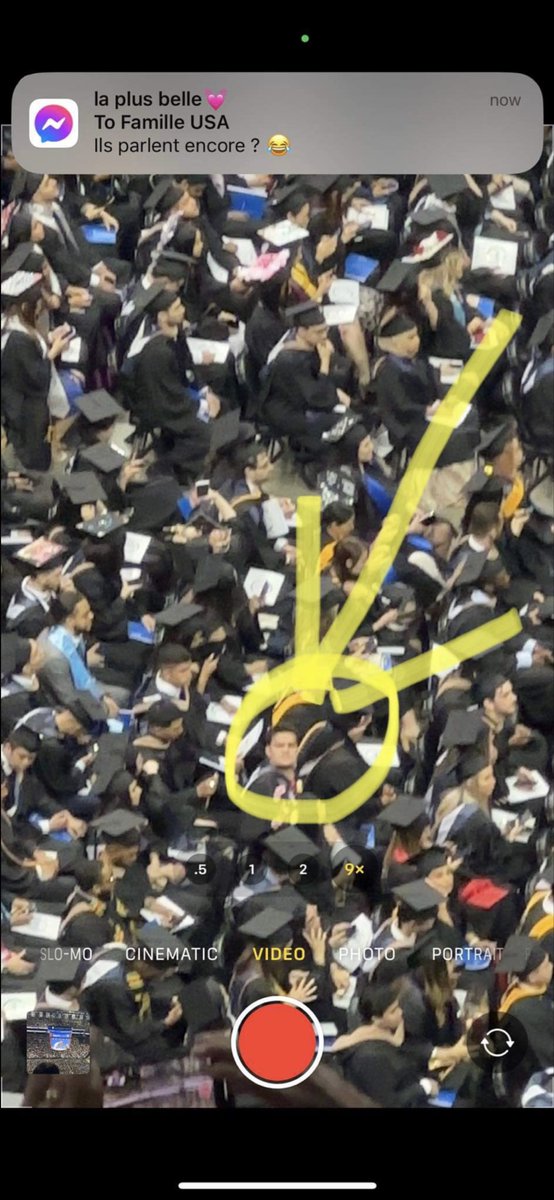 LettreAudio's tweet image. Off. William’s Graduation day 😍. In 2013, I made the choice to move to #NYC. I never regret it. Il y a 10 ans je faisais le choix de déménager aux USA avec mes enfants. Je n’ai jamais eu un regret. #Binational. @BaruchCollege 100 langues, l’école la plus diversifiée des USA
