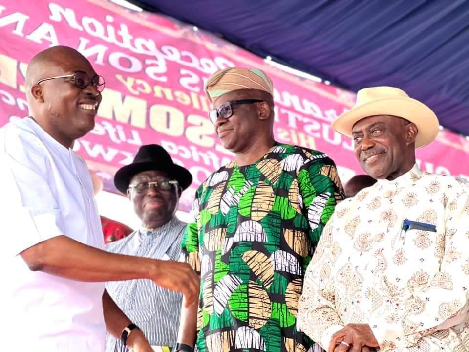 possible1001's tweet image. The special guest of honour was His Excellency @SimFubaraKSC GSSRS,  the Governor of Rivers State.

The event, which took place at the esteemed Capt. Elechi Amadi Polytechnic was a big success in every way.

Congratulations Sir.
#Phtwittercommunity 
#SimMediaVolunteers
/2.