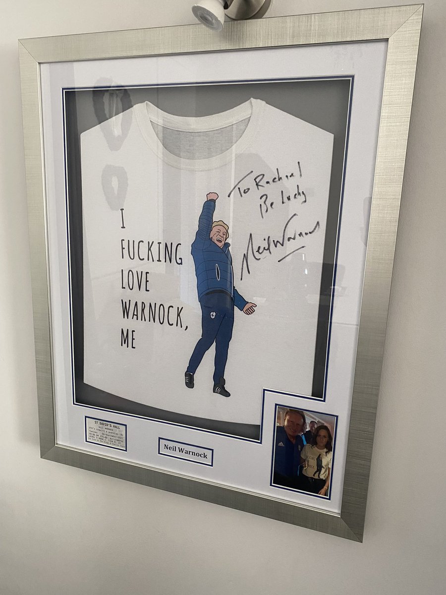 xhoney88x's tweet image. Dinner tonight with the Gaffer 😂
What do you think? @warnockofficial Another amazing frame done by @CardiffFrame ~ The best!

#FuckingLoveWarnockMe 🫶🏼