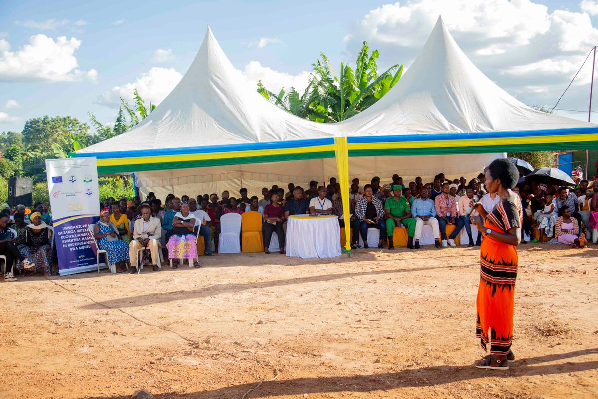 RwandaB2Justice's tweet photo. Today, UPR Advocacy Champion @crd_rw implemented a UPR recommendation on Freedom of opinion, Association and Peaceful assembly under #AHRR project financed by @EUinRW @RwandaB2Justice, @IBJGlobal, @iPeace_GL, and @pfrwanda @GasaboDistrict during #Intekoy'Abaturage #nderasector https://t.co/35sCUZahdR