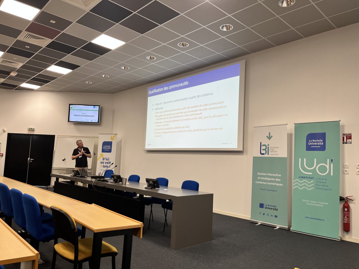 Inforsid2023's tweet photo. Fin du premier atelier #INFORSID2023. Merci aux participants pour les échanges nourris après les présentations.

⌚ RDV demain à 9h pour l'ouverture officielle :)

👟 Bon footing à ceux qui sont partis courir (le CM préfère aller en terrasse...) https://t.co/uTKlJ6Qah8