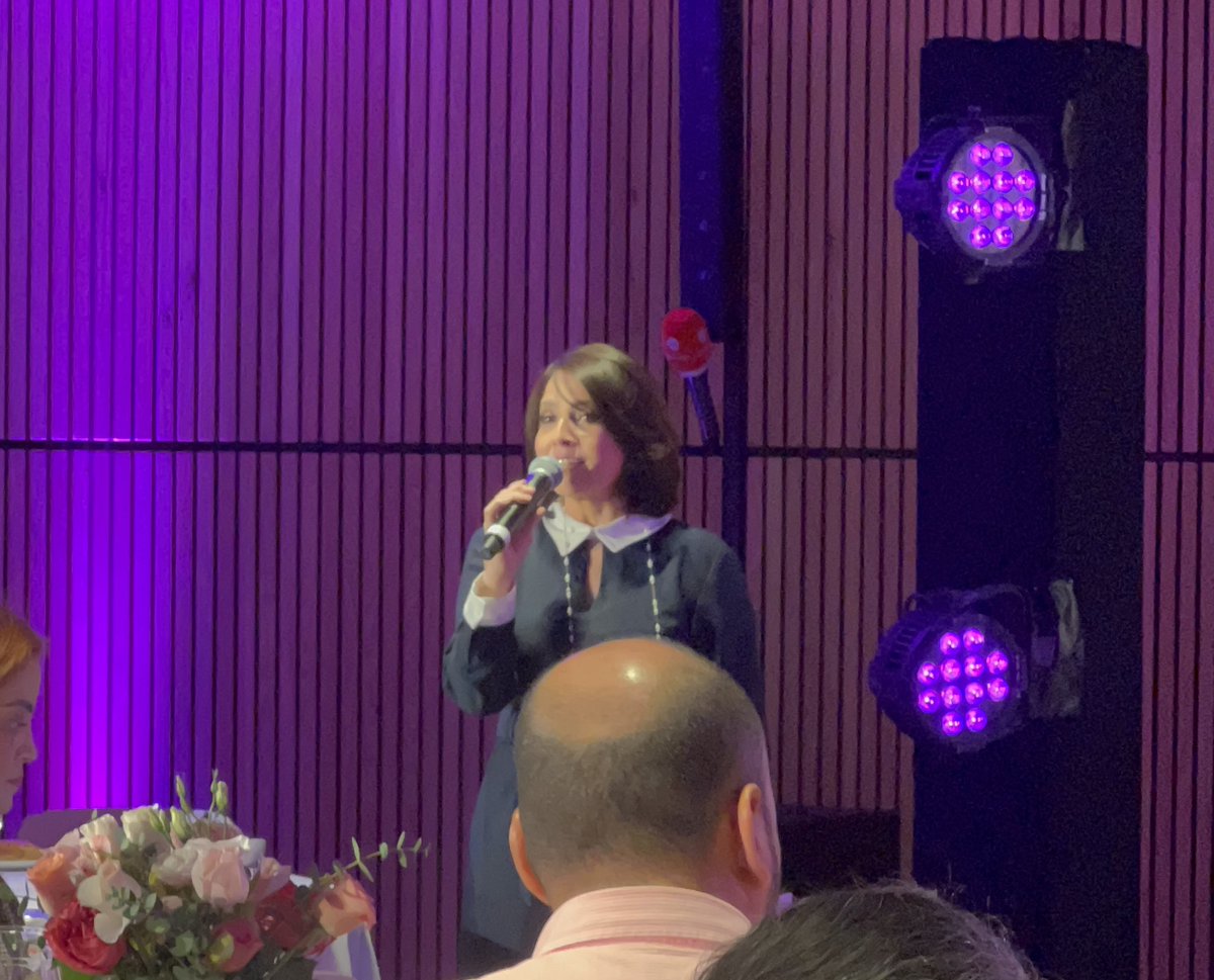 Sara Peredo, nuestra Directora de Reputación y Comunicación Coorporativa, da la bienvenida a nuestro evento de celebración por el #DíaDeLaRepresentante2023 #TodasSomosCampeonas