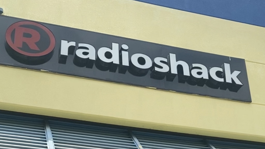 Loop Jamaica on Twitter Group acquires global Radioshack