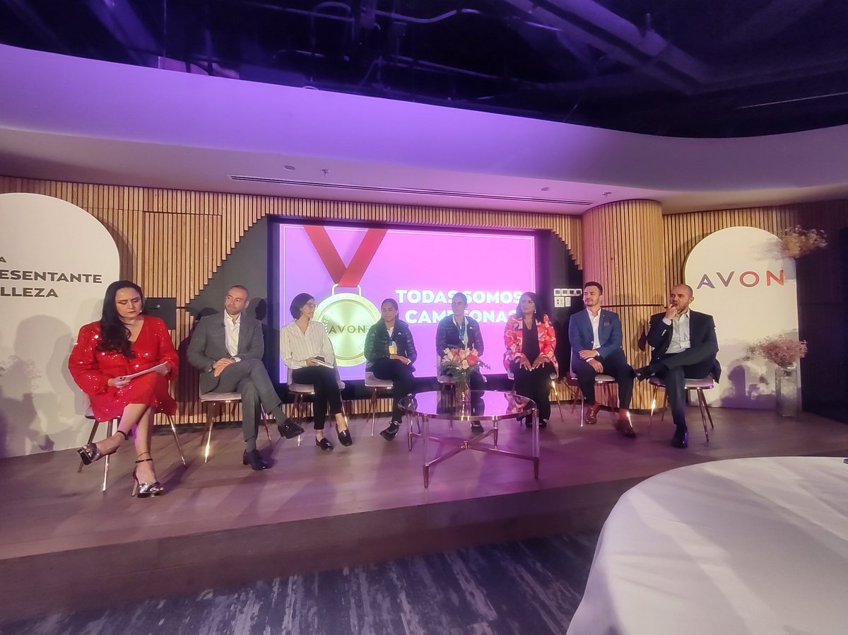 #Emprendedores | <a href="/AvonMexico/">Avon México</a> rinde homenaje a sus representantes de belleza, mujeres llenas de posibilidades de crecer y realizar sus sueños. En el conversatorio, conoce sus historias inspiradoras.