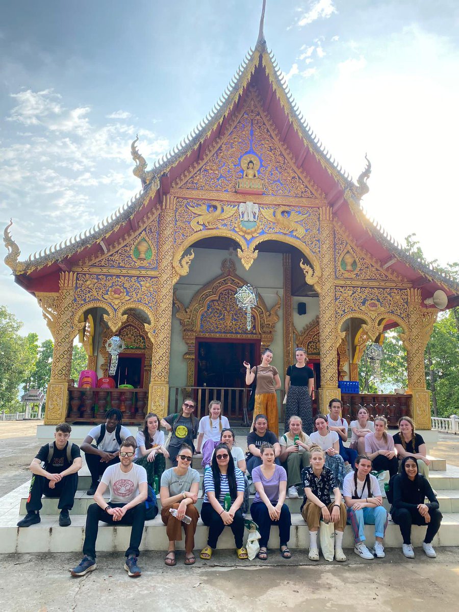 Beautiful Thailand 🇹🇭 R6 students having a wonderful time!