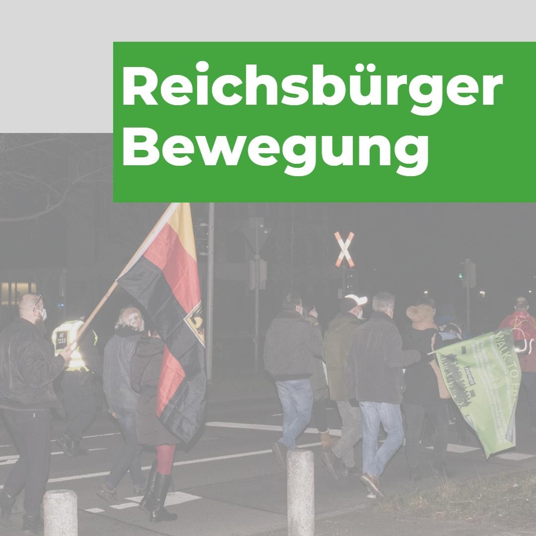 RechercheNetzwH's tweet photo. Verschwörungsmythologische Versammlungen, Treffen im Leibniz Theater, Planung von Tag X, Razzien.
Wir geben in unserem Lagebild einen Überblick über die Reichsbürger-Bewegung, die aktuellen Entwicklungen sowie Schwerpunkte der Szene:
👉https://t.co/fWhxDb4XEX https://t.co/Rf8ej5Drt0