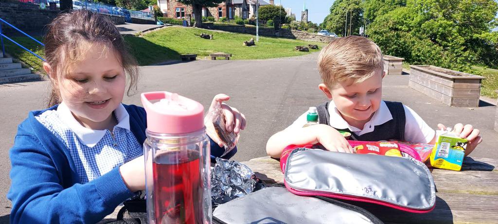 Darnley_Primary's tweet photo. What a great day K had visiting G at her school in Boโness! After exchanging gifts, there was a tour of the school and then they played the Yes, No Game and Noughts and Crosses. Lunch was alfresco as the sun was shining! #partnerships #inclusion #VIAwareness @GrangePrimSch https://t.co/utmbhMjlhH