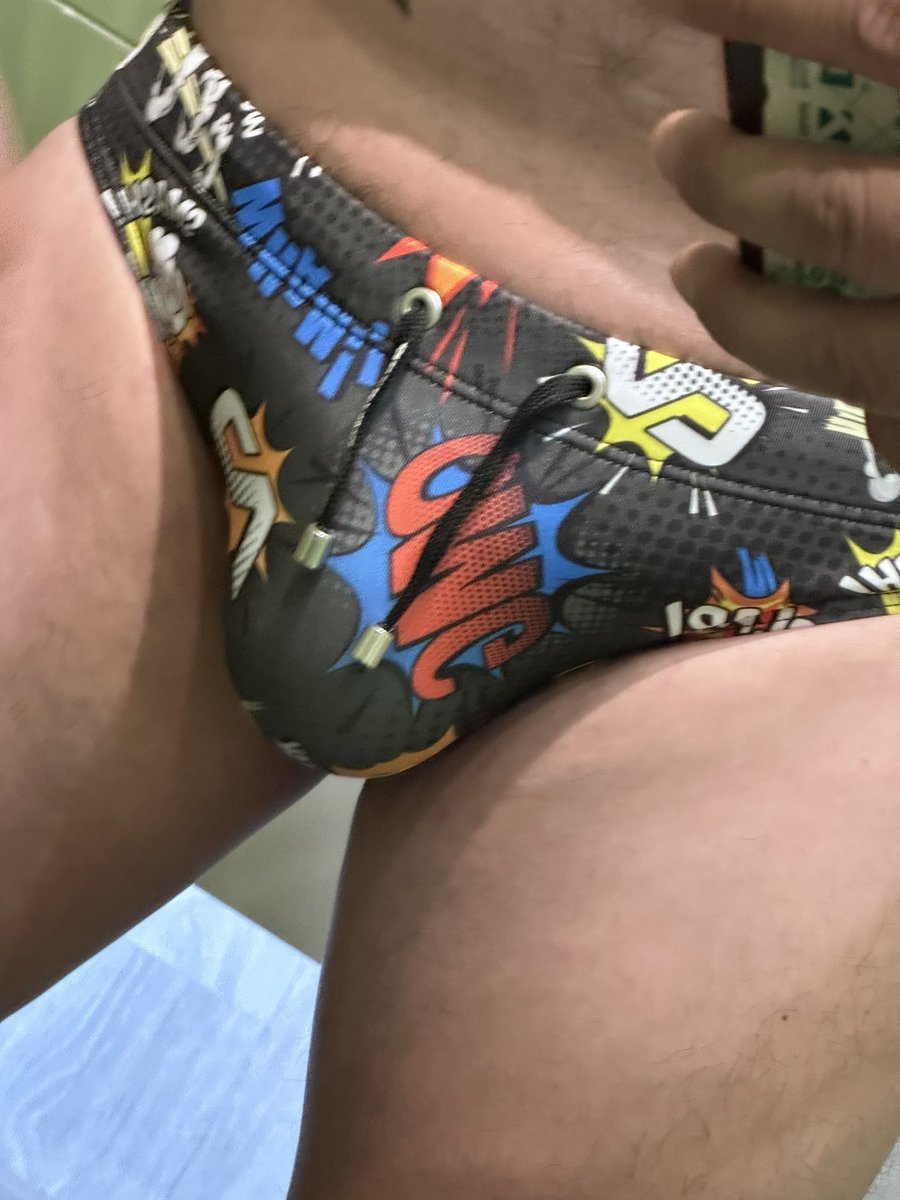 Shaoshan3's tweet photo. Addicted泳褲😳😳😳 https://t.co/E8WEks0HhK