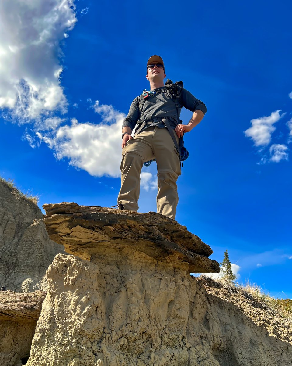 EricTAdventures's tweet photo. Hiking the Alberta Badlands
#dryisland #dryislandbuffalojump #albertabadlands #albertahiking #hikealberta #abparks #hikebadlands #badlandshiking #reddeerriver #drumhelleralberta #drumheller https://t.co/IL5wDRYaKb