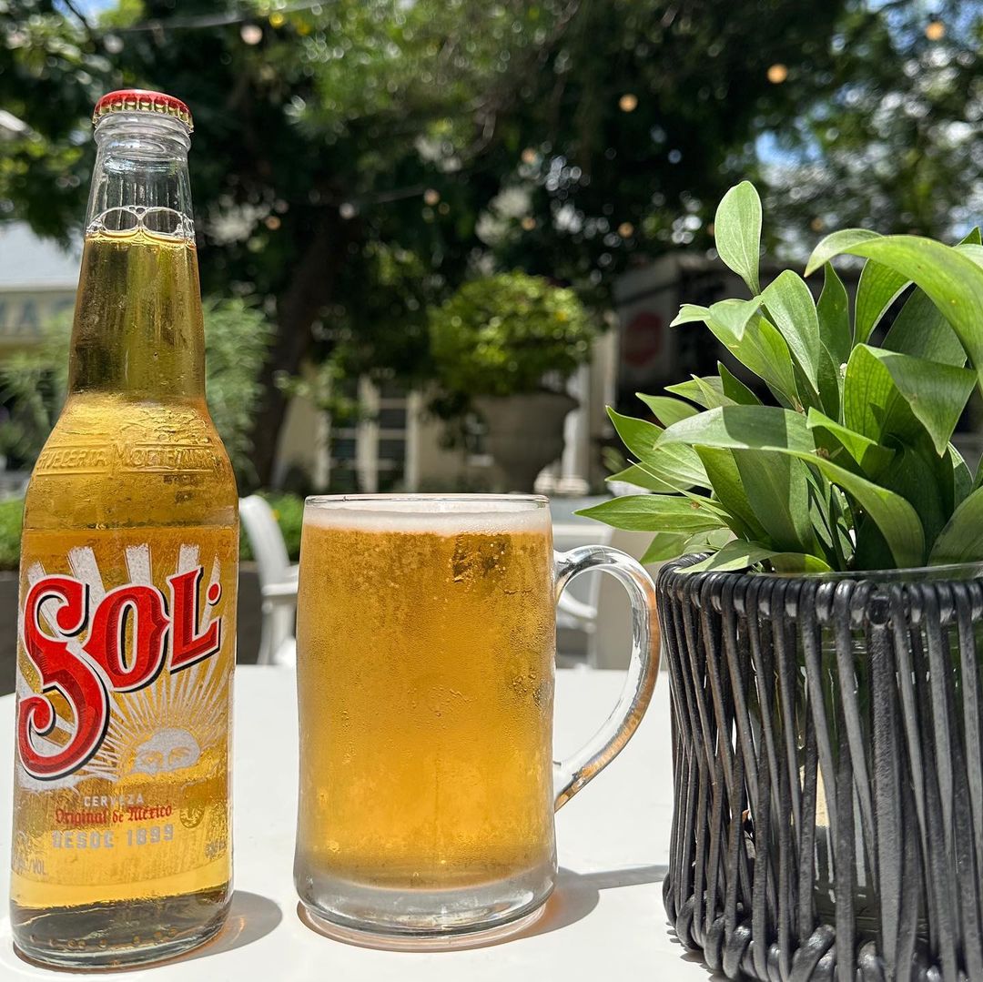 SolBeerUS's tweet image. The sun sure is delicious when it’s ice-cold
📸: @horseboxbarqoh