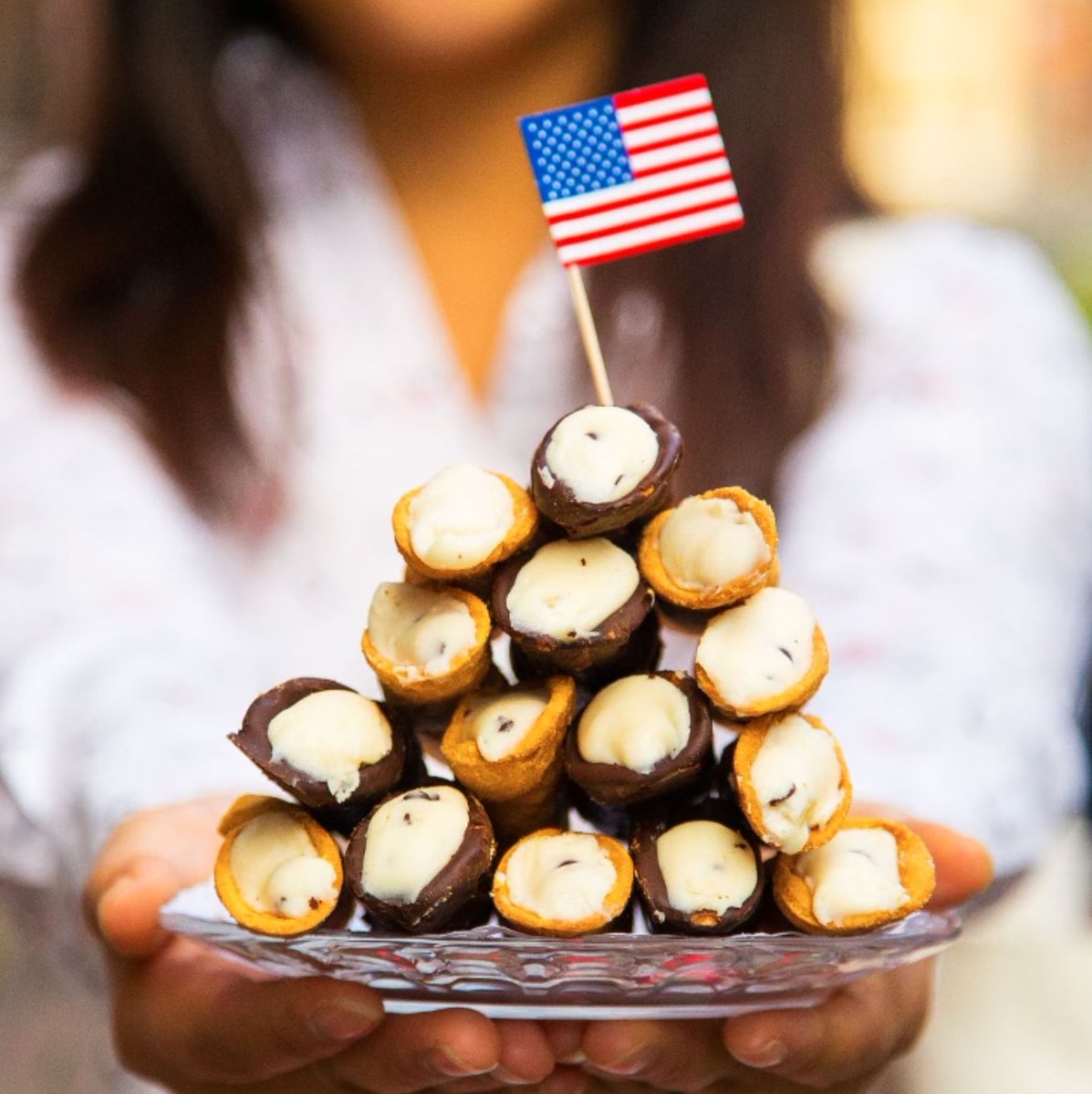 Happy Memorial Day from your #FerraraNYC family! We'll be open all day long, so stop by and grab some fresh-baked pastries or refreshing gelato!

#LittleItaly #ItalianEats #ItalianTreats #ItalianBakery #LittleItalyNYC #NYCBakery #NYCBakeries #ItalianDessert #bestofNYC #Gelato