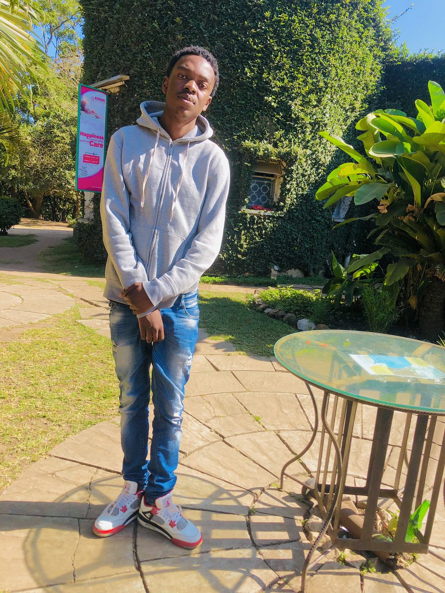 khumbo_05's tweet photo. StoodUp https://t.co/0Pq2DvMJPW