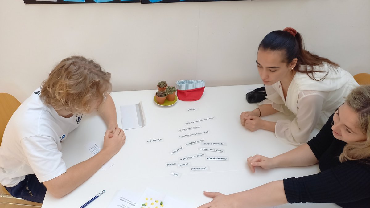 Von der Bilingualität zur Plurilingualität. Das Sprachenkonzept der formatio Privatschule ist über die Grenzen hinaus bekannt. Heute besuchten uns 27 Studierende der PH Vorarlberg. Es war eine faszinierende Reise durch die Sprachenvielfalt der formatio. #formatioPrivatschule