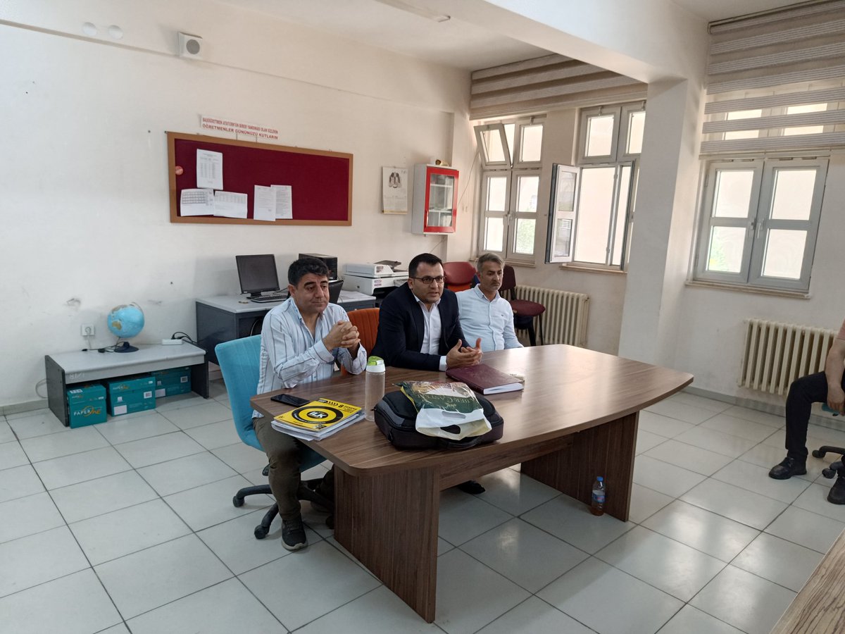 Milli Eğitim Müdürümüz Sn. Abdülaziz DOĞAN ve Şube Müdürümüz Sn. Bahattin Güleken okulumuza ziyarette bulunup, okulumuzda devam eden eğitim öğretim hakkında bilgi aldılar.
<a href="/dogan_azz/">Abdulaziz Doğan</a> 
<a href="/BahattinGuleken/">Bahattin Güleken</a> 
<a href="/ronmer306/">Yılmaz Türk</a>