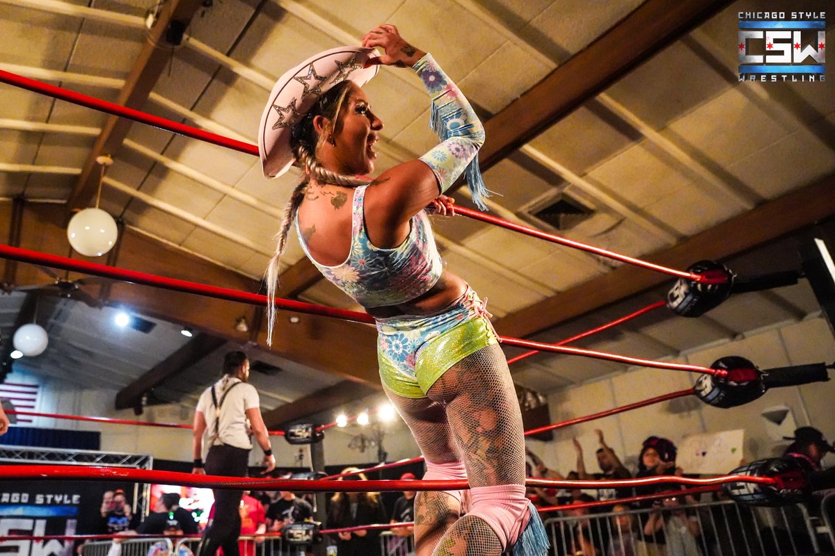cameraguygimmik's tweet photo. Check out theCheck out the full photo gallery from @ChiStyleW Ode To Valor

https://t.co/fxtTk0Hd7H

#CSWValor #ChicagoStyleWrestling https://t.co/KV800RNKmB