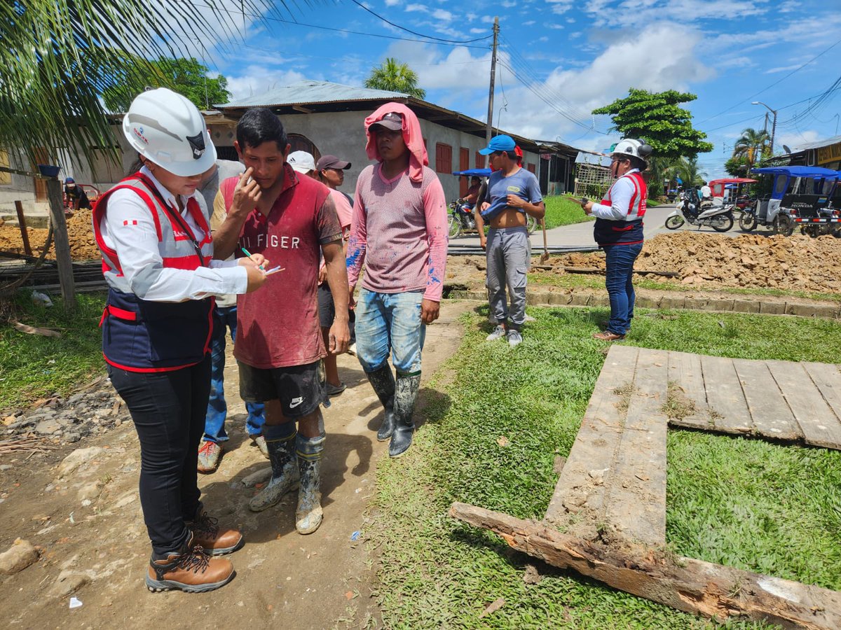 SunafilPeru's tweet photo. 📍 En #Loreto, paralizamos los trabajos de excavación e instalación de ductos en la calle Bolognesi con Sánchez Cerro, en la ciudad de #Caballococha, por no proveer de equipos de protección personal y exponer a riesgo grave a más de 20 trabajadores. https://t.co/JZzXdOFBGB