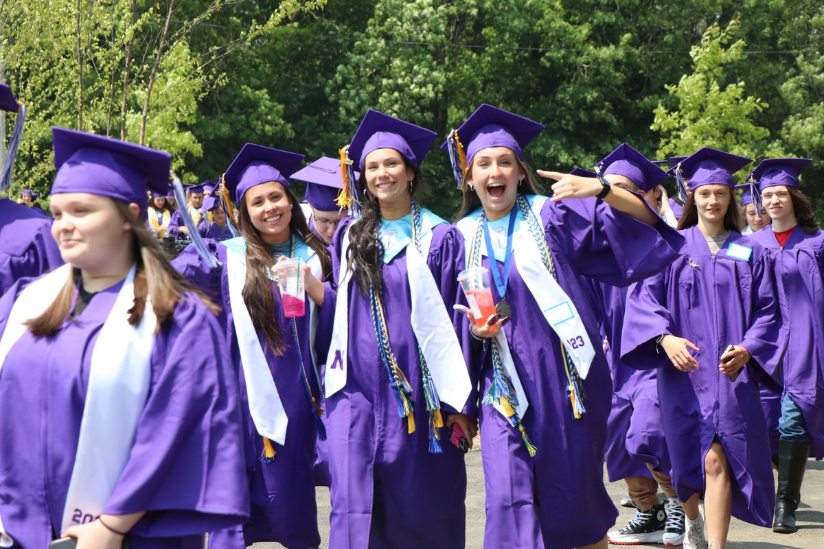 Class of 2023 Senior Walk 🎓 Congratulations Seniors! #NPSPride