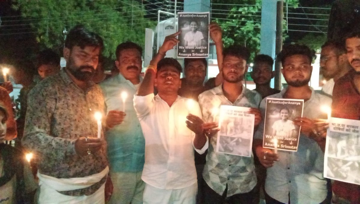 186shubhamsingh's tweet photo. देश का नाम रोशन करने वाली बेटियों के साथ जिस प्रकार से अत्याचार कर रही है मोदी सरकार उसके खिलाफ एवं अनन्या कांड का जांच ना होना इन बेटियों को न्याय मिले आज  शुभम सिंह जिला अध्यक्ष यूथ कांग्रेस कमेटी के नेतृत्व में कैंडल मार्च अमेठी में निकाला गया। 
@priyankagandhi @KaunSandeep https://t.co/hBqQr55gJv