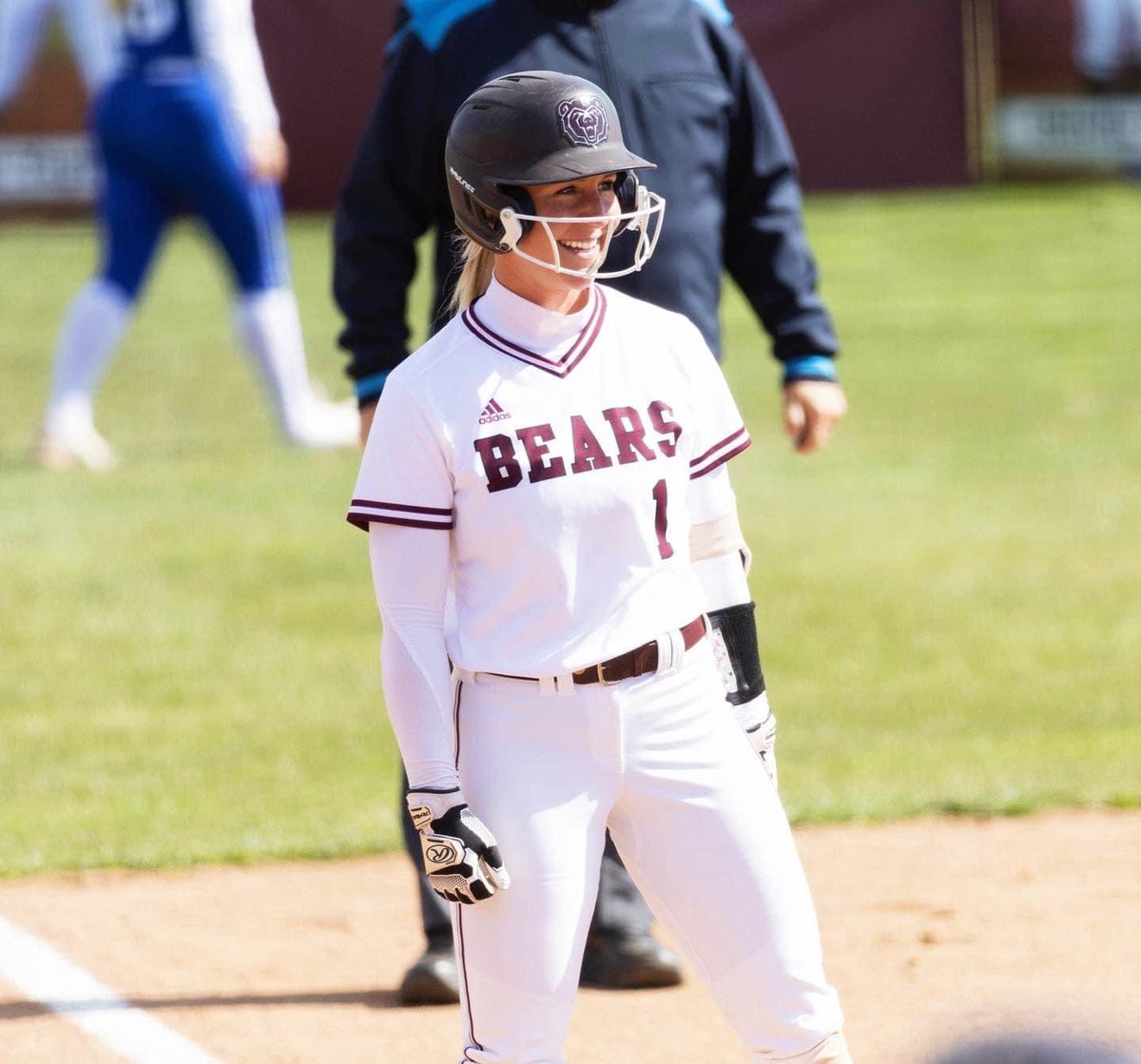 Happy 23rd Birthday to our Asst Coach @oliviakrehbiel4 - thank you for being a part of our team this summer, sharing your knowledge to the next generation of players.