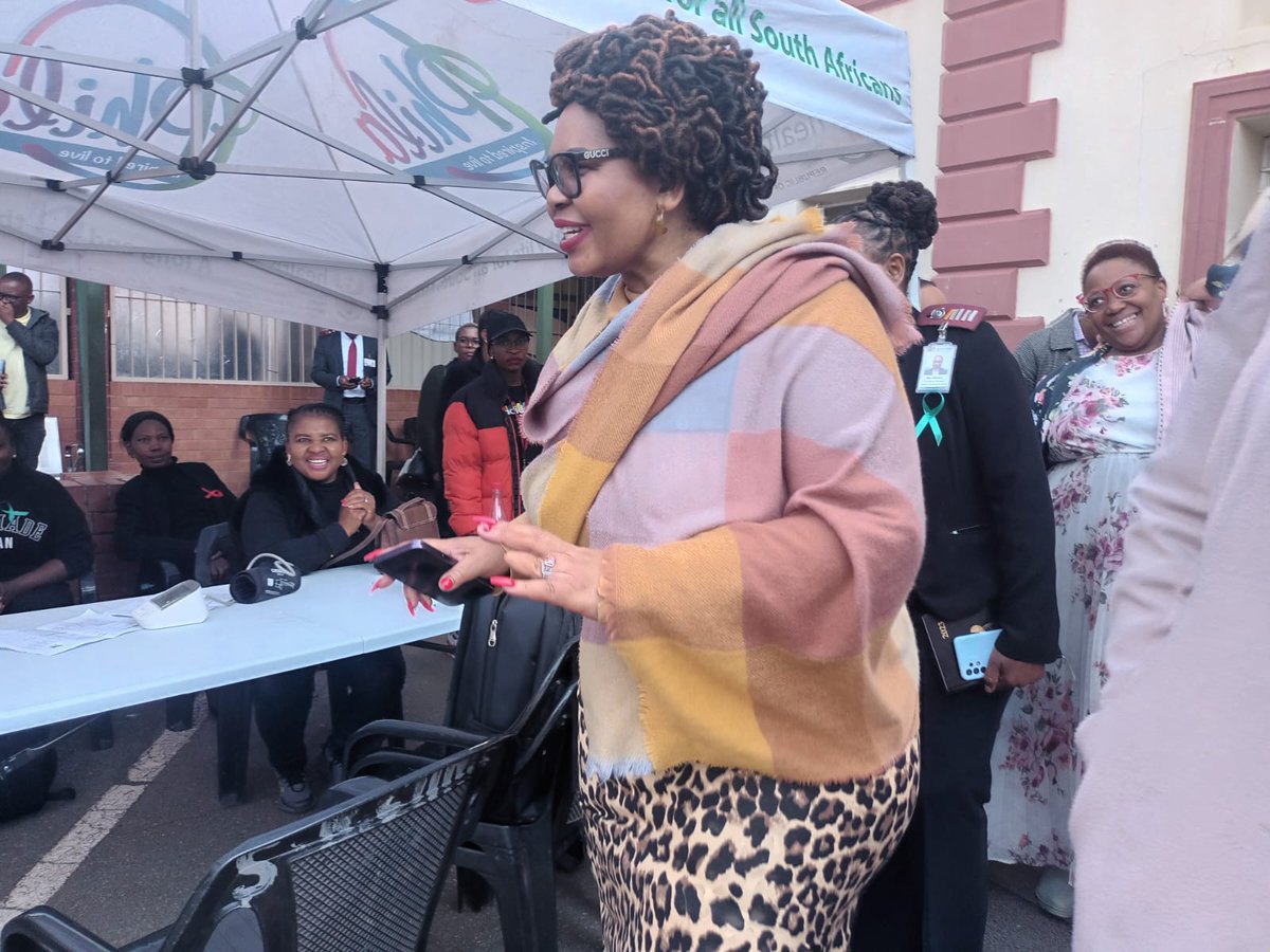 HealthTshwane's tweet photo. MEC for Health and Wellness Nomantu Nkomo Ralehoko visiting different service stalls during the launch for Key Population Friendly Service Centre at Skinner Street Clinic in Pretoria.
#KeyPopulation
#AsibeHealthyGP https://t.co/pD6H7l47Cm