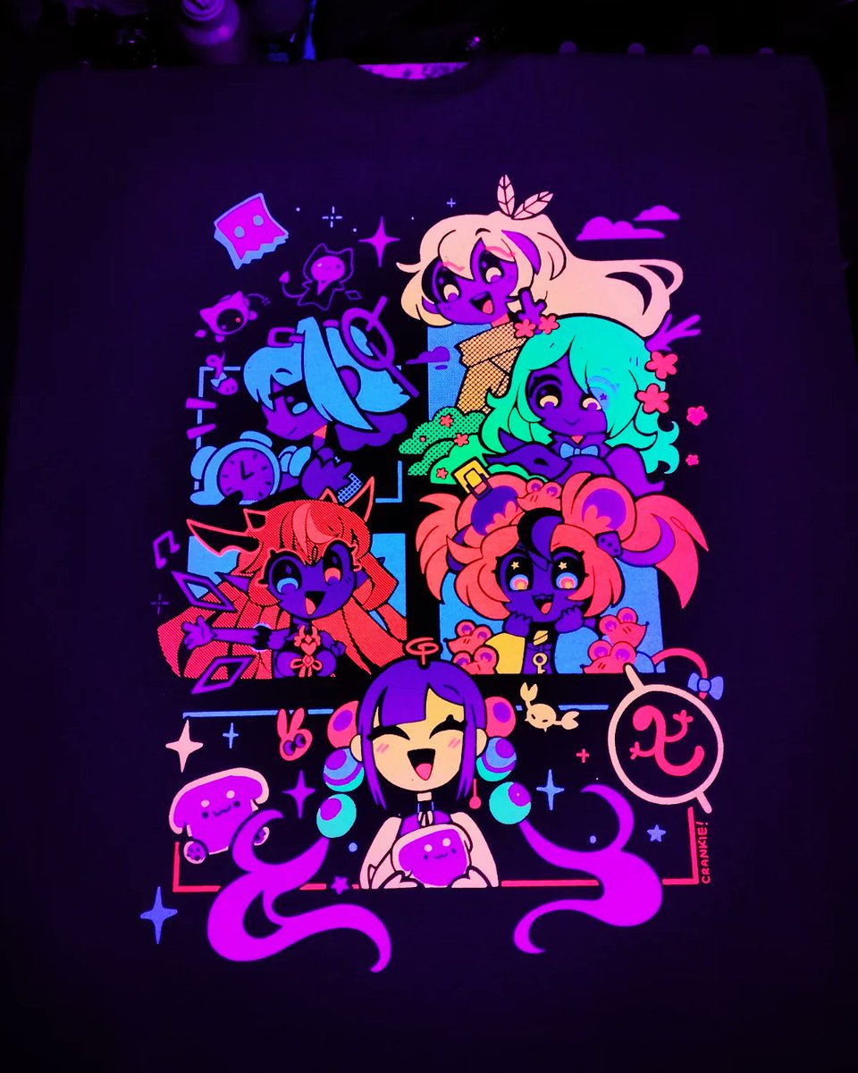 Loftcraftt's tweet photo. Un re print para @crankiereddy con unas modificaciones en el diseño 🐙
#Vtubers #Vtuber #hololive #HoloCouncil #holoMyth #kawaii #streetwear #screenprint #screenprinting #screenprinted #NEON #neonclothes #fluorescent #fluorescente #DRIP #design #halftone #halftones #fluorescente https://t.co/Wmm8hVqmt2