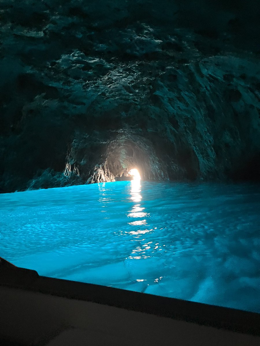 vpaaacaldwell's tweet photo. Today was a big day for #baby buzz and @defiancecollege in Italy…off to Capri and the Blue Grotto https://t.co/U4OAFZedMU