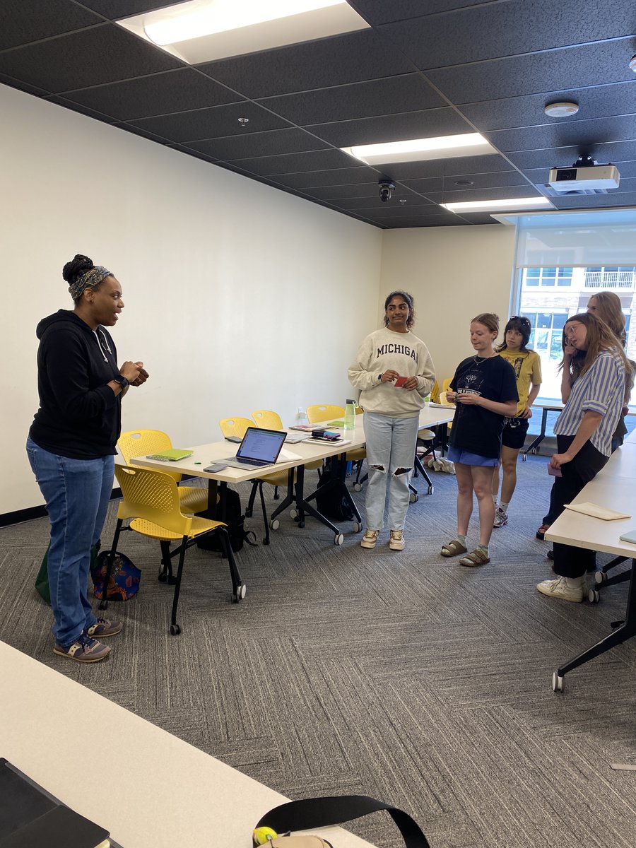 Semester in Detroit tweet media