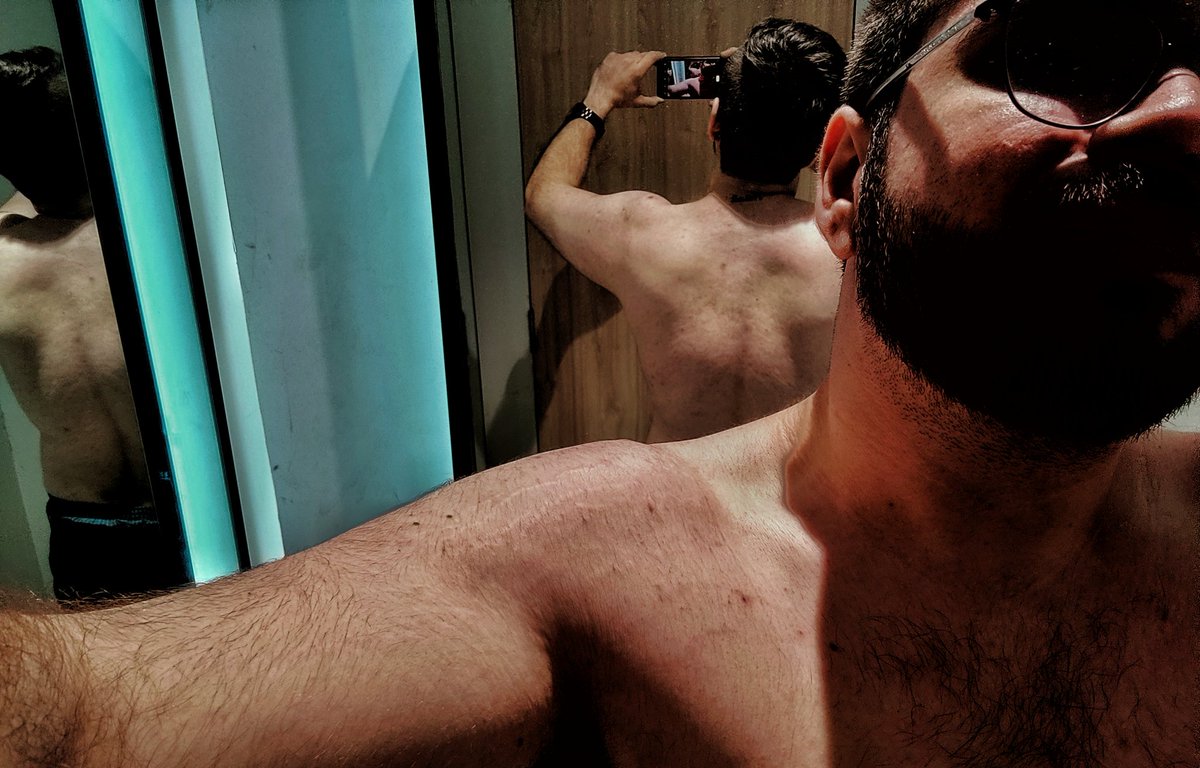 BhaumikMajithia's tweet photo. Only motivation for not giving up on the gym every morning :)
#gym #back #backpicture #workout #fitlife https://t.co/SJ5pd1dQ5h