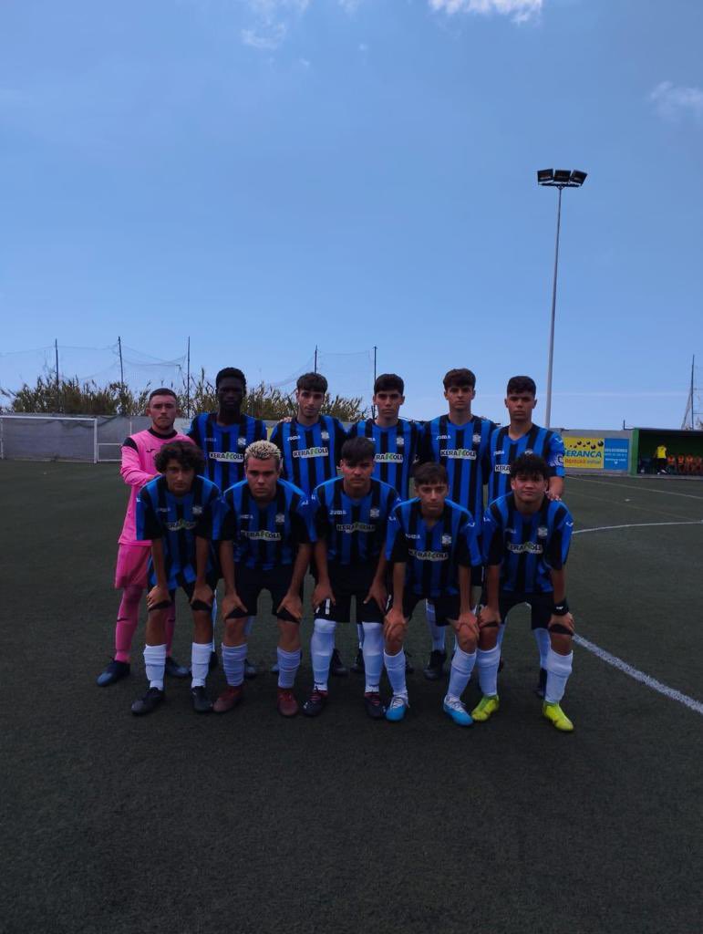 Y OTRA VEZ SUCEDIÓ EN EL GALÁN DE LOS SUEÑOS, DONDE LOS SUEÑOS SE HACEN REALIDAD

¡El juvenil pasó a la gran final!⚽️ 

Somos familia, somos ESFÉRICO FC💙🖤

#siempreesferico🖤💙 
#damosunpasoalfrente