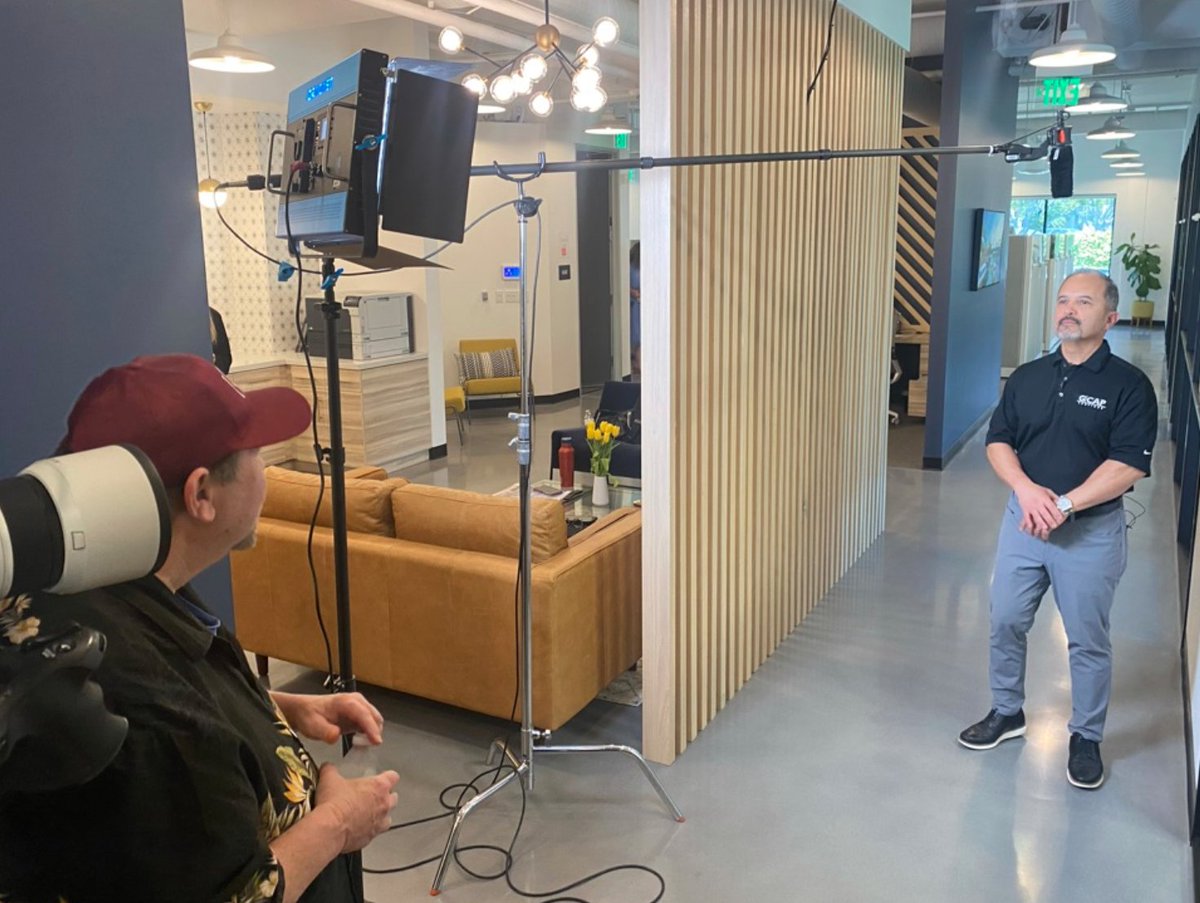 IG1com's tweet image. Happy Tuesday! 
We hope you had a wonderful weekend. Let&apos;s make the rest of this week a productive one!

#videoproduction #letsshoot #videoproject #itsgoodtobetheking