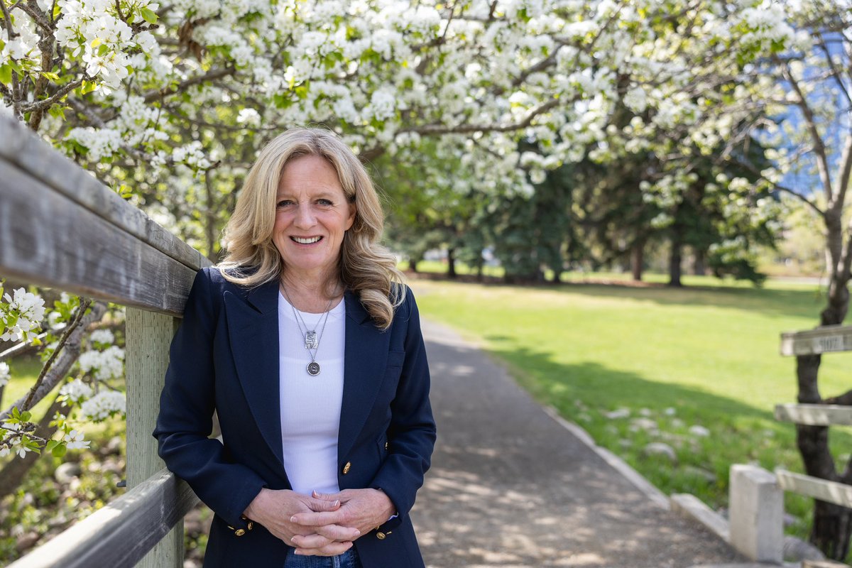 🧵My address to Albertans:

Friends, tonight I come before you with a mix of emotions.

I feel tremendous gratitude and pride in the people of Alberta—those who stood up and put their support behind a better future.

We have grown our support in every corner of this province.
