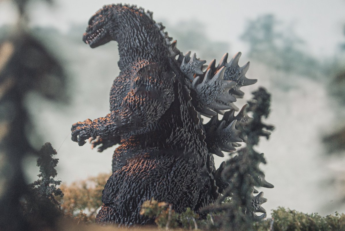 Godzilla in nature 

@Godzilla_Toho