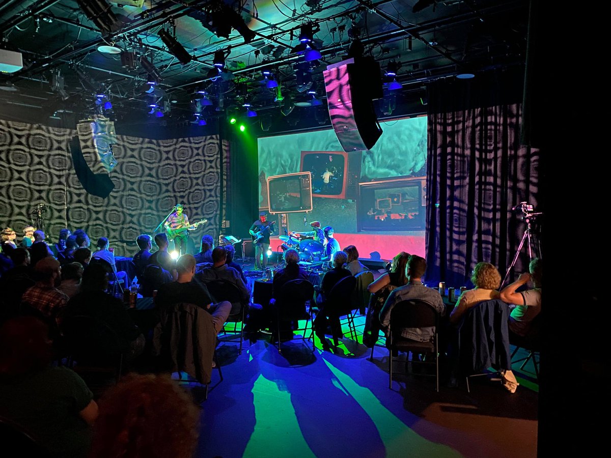 Still the most work I put into the visual design for one show. 

It may not look it, but I designed everything in this show from scratch, from moving objects with real time cameras to the all visual effects, designed to the BPM and synced to Umlab's ableton clock