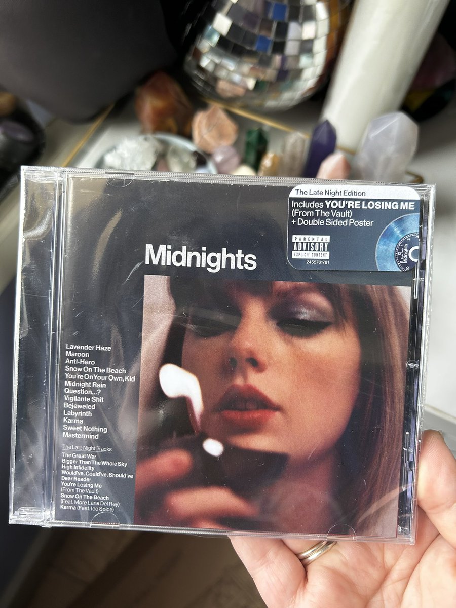 I grabbed an extra copy of the Midnights (Till Dawn Edition) CD at #EastRuthTSTheErasTour and I’m giving it away!! 

To enter you have to follow and retweet!
 
Giveaway ends in 2 weeks, the winner will be randomly picked on June 13th!!! 💙💙
#MidnightsTilDawnEdition #giveaway