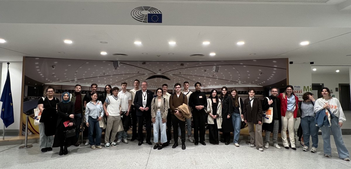 With the support of @BMBF_Bund, <a href="/DAAD_Germany/">DAAD News</a>, Kölner Gymnasial- und Stiftungsfonds, Cologne Summer Schools, and Santander Universitäten, students from University of Cologne &amp; Turkish-German University completed their visit to Brussels in the framework of EU@Work/Proteus seminar.