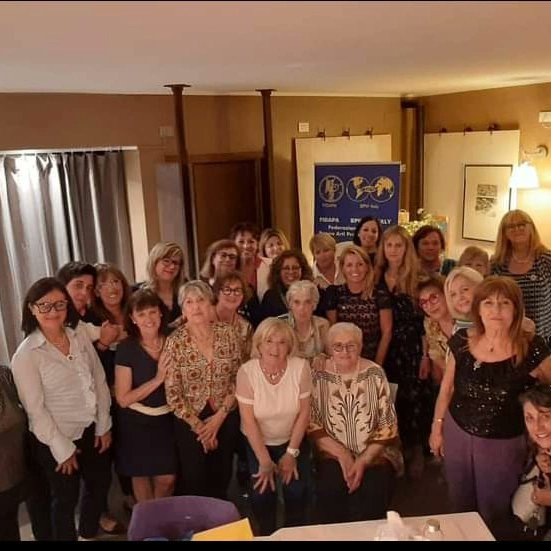 SabrinaBonino65's tweet photo. Cerimonia delle #candele della sezione FIDAPA BPW Italy di #finale Presidente @TripepiMg .

È molto bello vedere crescere la sezione di cui sono orgogliosamente  "#madrina". 

#noiprotagonistedelfuturo 
#bpwitaly
#fidapa 
#fidapatesoridascoprire https://t.co/RYOS1m7Gl9