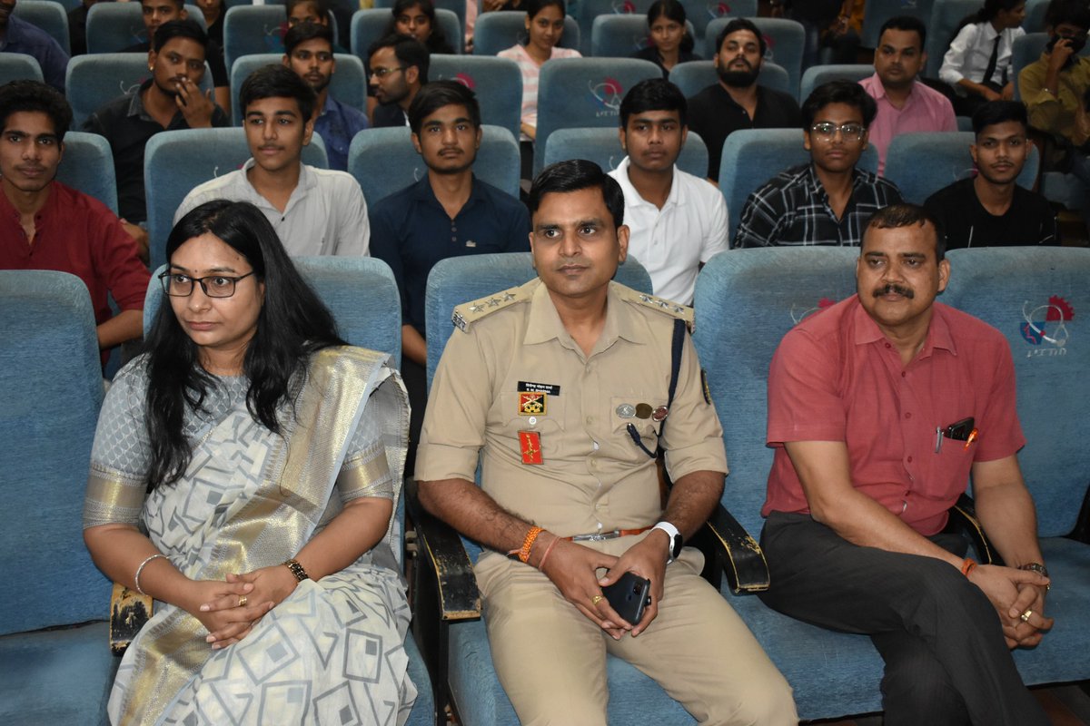 Department of Computer Science Engineering & Information Technology has organized an expert lecture on “Securitizing Youth: Youngsters Role in the Internal Security” 

#VikrantUniversity #InvitedTalk #VikrantGroupofInstitutions #Gwalior #Indore #MadhyaPradesh #InternalSecurity