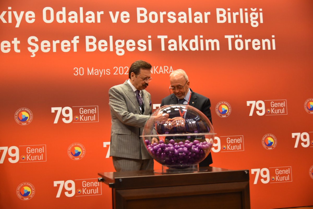 TOBB bünyesindeki 365 oda ve borsa arasında yapılan yerli ve milli arabamız TOGG’un kura çekimine katılarak, 112. TOGG Borsamıza kazandırdık. Hayırlı uğurlu olsun. Aracımızın üretiminde  emeği geçenlerden de Allah razı olsun.<a href="/Togg2022/">Togg</a> <a href="/RHisarciklioglu/">Rifat Hisarcıklıoğlu</a> <a href="/TOBBiletisim/">TOBB</a>