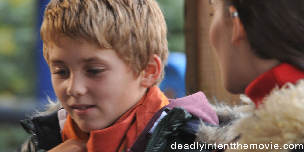 DeadlyIntentmov's tweet photo. Guss Barry listens intently to Lara lemon in #deadlyintent #horror #Amazon prime
https://t.co/RYKoTBescB https://t.co/ejFiDzWdIh