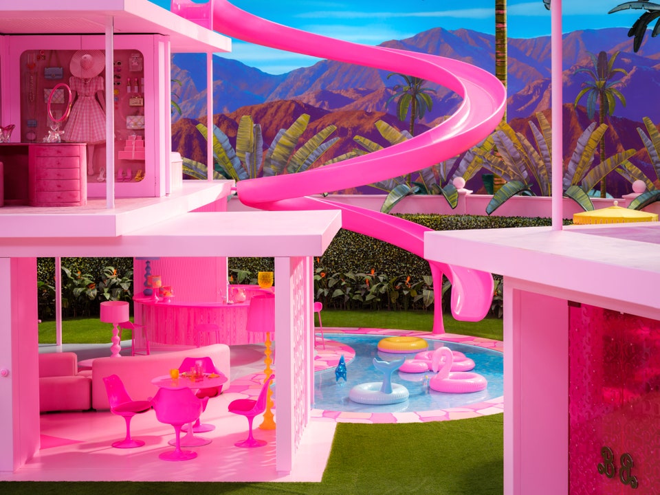 'Barbie' movie set designed by sarah greenwood &amp; katie spencer, inspired by palm springs midcentury modernism + richard neutra's kaufmann house